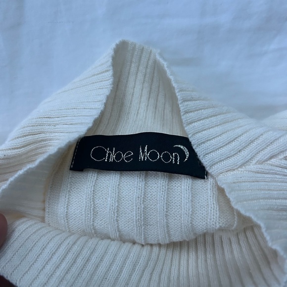 white knit turtleneck sweater - Picture 3 of 4